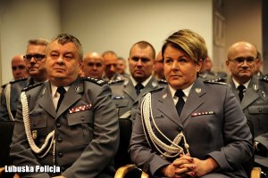 Kierownictwo Lubuskiej Policji podczas uroczystości na sali konferencyjnej