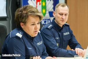 nadinspektor Helena Michalak i policjant na spotkaniu