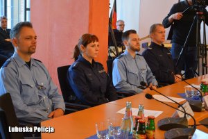 policjanci z Polski i Niemiec na konferencji