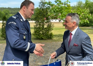 Komendant Wojewódzki Policji w Gorzowie Wielkopolskim żegna się z Ambasadorem Polski w Niemczech.