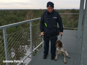 policjant i jego pies