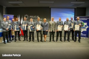 grupowe zdjęcie policjantów