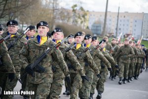 przemarsz oddziałów wojskowych