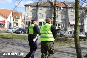 Policyjne czynności w związku z pandemią koronawirusa.