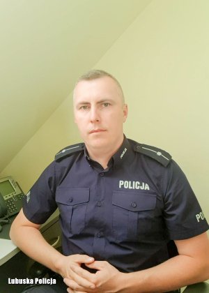 policjant Rafał Pomocka