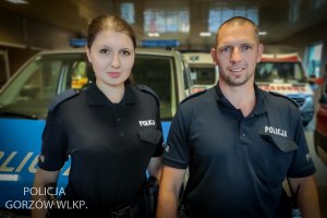 Policjantka i policjant, którzy uratowali życie