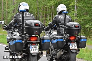 policyjny patrol na motocyklach