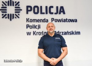 Policjant młodszy inspektor Maciej Sipek.