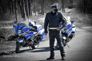 policjant i motocykle