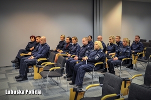 Oficerowie prasowi garnizonu lubuskiego zebrani na sali konferencyjnej podczas szkolenia