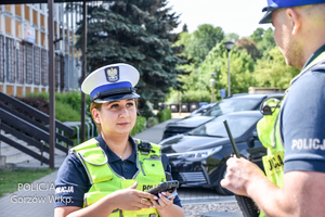 Policjantka i policjant podczas działań