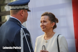 Nadinspektor Jarosław Pasterski z żoną.
