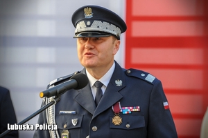 Komendant Wojewódzki przemawia na uroczystościach