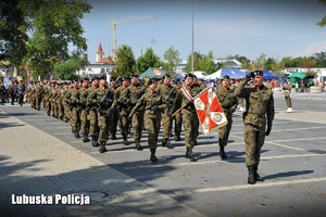 Kompanie honorowa podczas defilady