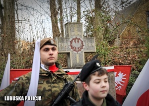 Posterunek honorowy przed pomnikiem Powstania Wielkopolskiego.