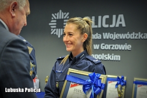Wojewoda gratuluje policjantce
