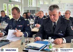Policjanci z Polski i Niemiec podczas konferencji granicznej.