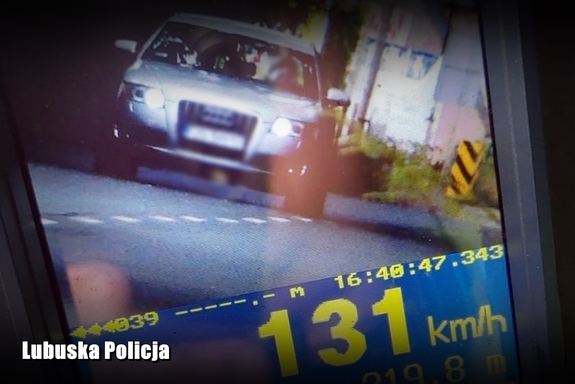 samochód jadący 131 kilometrów na godzinę zarejestrowany na urządzeniu pomiarowym