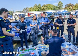 Pokaz pierwszej pomocy z udziałem policjantów z Polski i Niemiec.