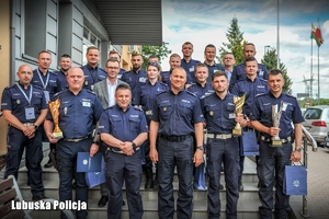 Zdjęcie grupowe policjantów