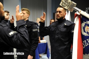 Policjanci składają ślubowanie