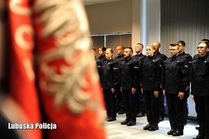 Policjanci ślubujący