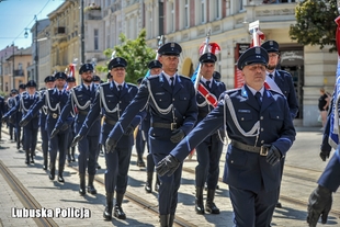 Przemarsz podczas uroczystości Święta Policji