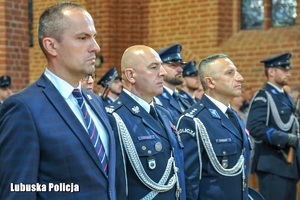 Policjanci w kościele podczas mszy świętej