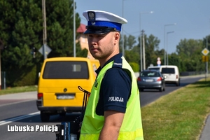 Policjant w trakcie służby