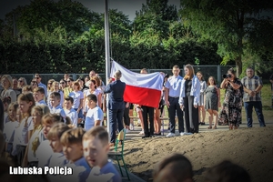 podniesienie flagi na maszt