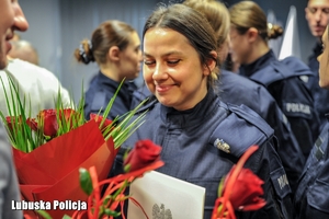 Policjantka podczas ślubowania