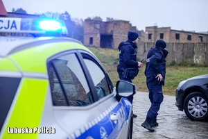 Policjanci podczas ćwiczeń