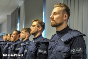 Policjant podczas ślubowania