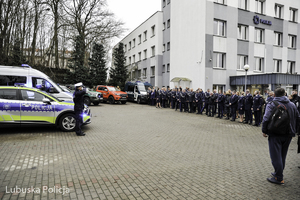 Uroczysta zbiórka policjantów