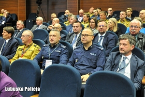 Przedstawiciele służb na konferencji