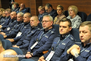 Przedstawiciele służb na konferencji