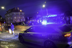 Policjanci w trakcie zabezpieczenia derbów żużlowych