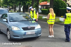 Policjanci w trackie działań