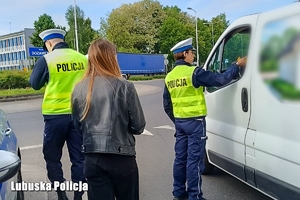 Policjanci w trakcie akcji