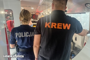 policjantka w krwiobusie