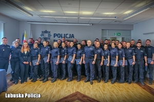 zdjęcie grupowe policjantów