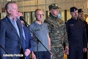 Minister, wojewoda, Komendant Straży Granicznej Komendant Główny Policji oraz Komendant Wojewódzki Policji