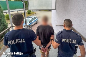 Policjanci wraz z zatrzymanym