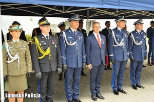 Policjanci i zaproszeni goście na Święcie Policji