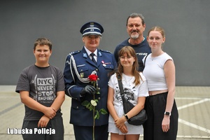 Policjantka wraz z rodziną