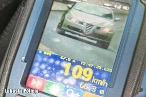 miernik zarejestrował auto