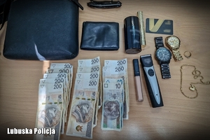 odzyskane pieniądze i przedmioty z kradzieży