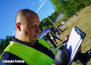 Policjant podczas konkursu