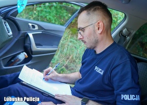 Policjant podczas konkursu