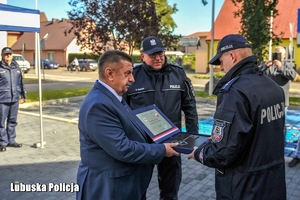przekazanie klucza policjantowi